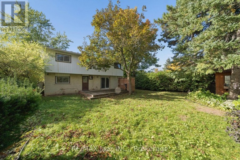 210 MURRAY DRIVE, Aurora (Aurora Highlands), Ontario, L4G2C5
