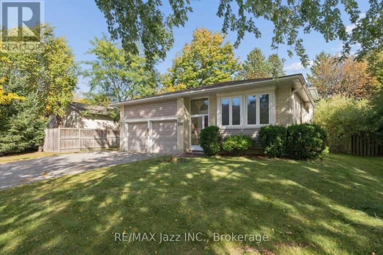 210 MURRAY DRIVE, Aurora (Aurora Highlands), Ontario, L4G2C5