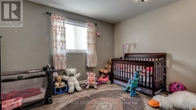 2746 BATEMAN TRAIL London South (South W) Ontario photo 21