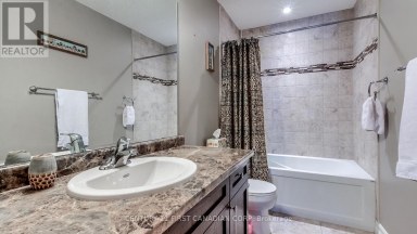 2746 BATEMAN TRAIL London South (South W) Ontario photo 28