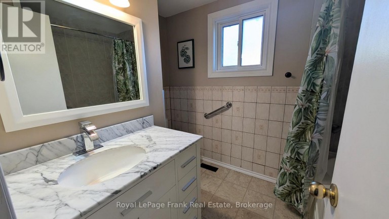 582 LAKEVIEW AVENUE, Oshawa (Lakeview), Ontario, L1J1B1