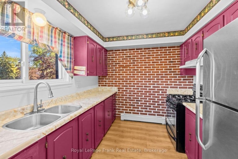 18 REYGATE COURT, Ajax (South East), Ontario, L1S2S9