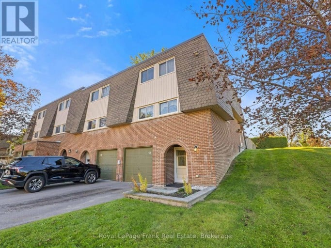 18 REYGATE COURT, Ajax (South East), Ontario, L1S2S9
