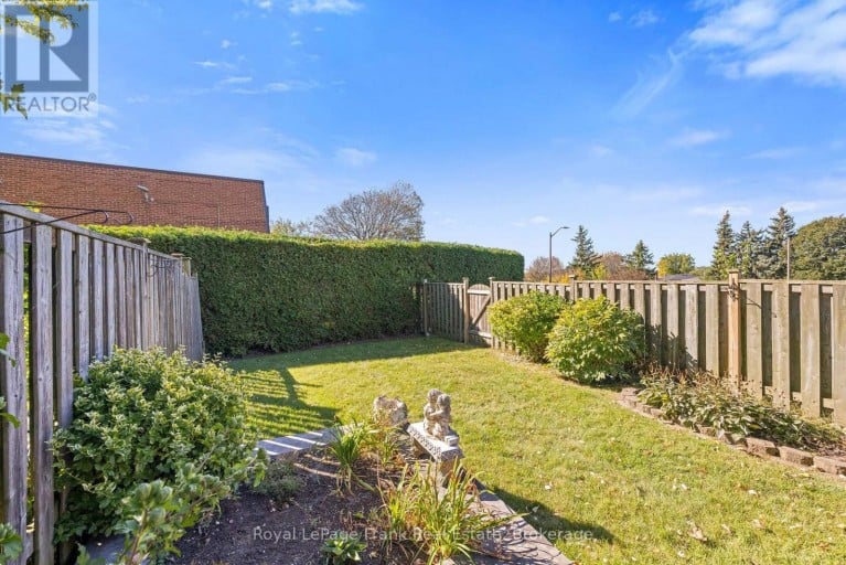 18 REYGATE COURT, Ajax (South East), Ontario, L1S2S9