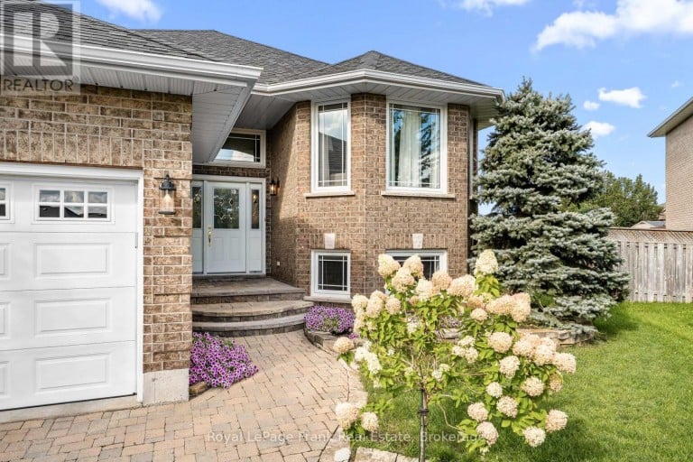 18 MATTHEWS COURT, Peterborough (Monaghan Ward 2), Ontario, K9K2S8