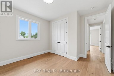 404 ERIE STREET Warwick (Watford) Ontario photo 24