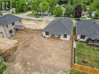 404 ERIE STREET Warwick (Watford) Ontario photo 37