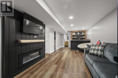 106 HAROLD CT COURT Lucan Biddulph (Lucan) Ontario photo 28