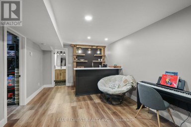 106 HAROLD CT COURT Lucan Biddulph (Lucan) Ontario photo 29