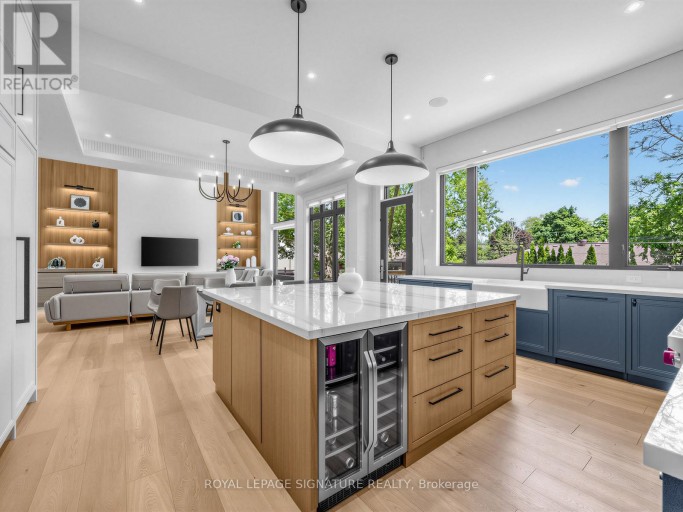 73 STARLIGHT CRESCENT, Richmond Hill (Mill Pond), Ontario, L4C4X3