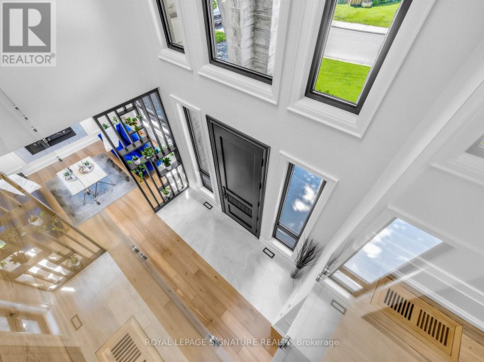 73 STARLIGHT CRESCENT, Richmond Hill (Mill Pond), Ontario, L4C4X3