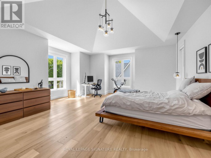 73 STARLIGHT CRESCENT, Richmond Hill (Mill Pond), Ontario, L4C4X3
