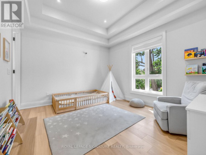 73 STARLIGHT CRESCENT, Richmond Hill (Mill Pond), Ontario, L4C4X3