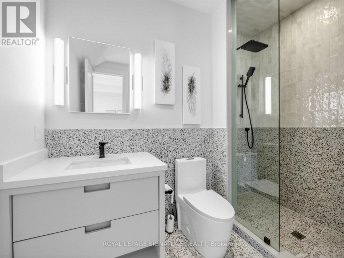 73 STARLIGHT CRESCENT, Richmond Hill (Mill Pond), Ontario, L4C4X3