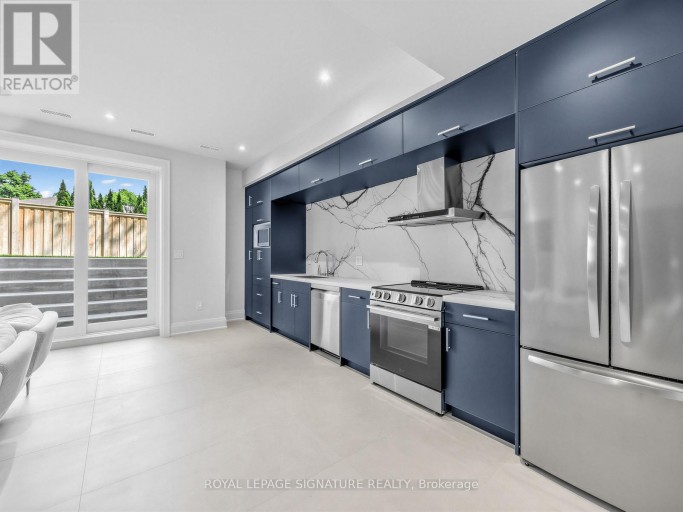 73 STARLIGHT CRESCENT, Richmond Hill (Mill Pond), Ontario, L4C4X3