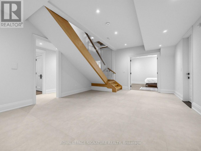 73 STARLIGHT CRESCENT, Richmond Hill (Mill Pond), Ontario, L4C4X3