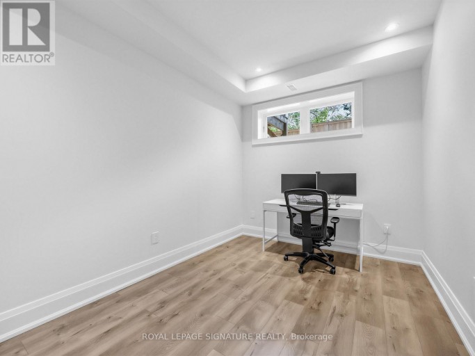 73 STARLIGHT CRESCENT, Richmond Hill (Mill Pond), Ontario, L4C4X3
