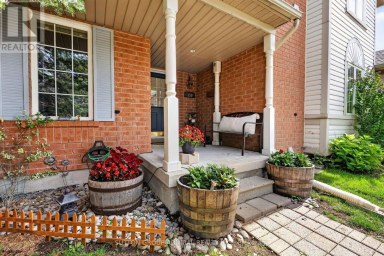 359 JOHN WEST WAY Aurora (Bayview Wellington) Ontario photo 2