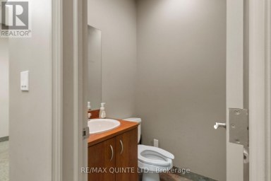 66 Dundas Street E, Belleville (belleville Ward) Ontario