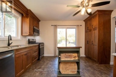 1118 HUNTINGTON CIRCLE Peterborough (Otonabee Ward 1) Ontario photo 12