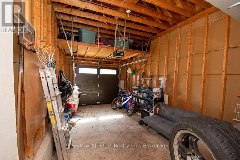 1118 HUNTINGTON CIRCLE, Peterborough (Otonabee Ward 1), Ontario, K9K2A8