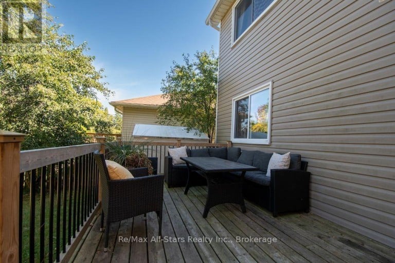 1118 HUNTINGTON CIRCLE, Peterborough (Otonabee Ward 1), Ontario, K9K2A8
