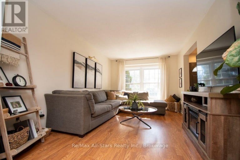 1118 HUNTINGTON CIRCLE, Peterborough (Otonabee Ward 1), Ontario, K9K2A8
