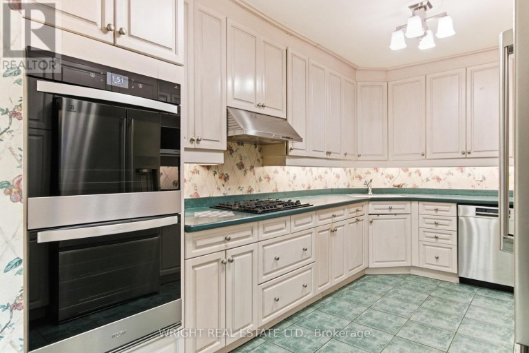 112 ALBANY AVENUE, Toronto (Annex), Ontario, M5R3C4