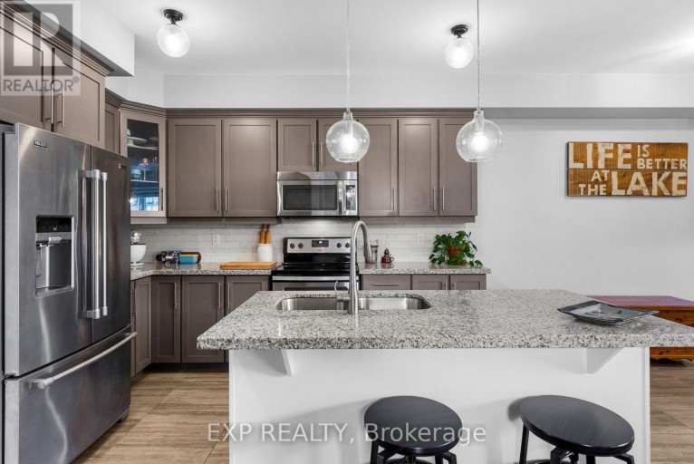 7 VITA STEPHANIE COURT, Georgina (Sutton & Jackson's Point), Ontario, L0E1R0