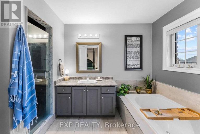 7 VITA STEPHANIE COURT, Georgina (Sutton & Jackson's Point), Ontario, L0E1R0