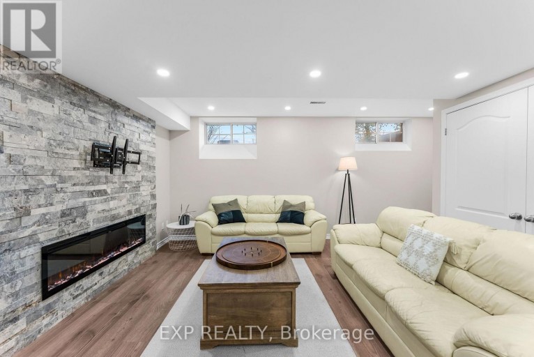 7 VITA STEPHANIE COURT, Georgina (Sutton & Jackson's Point), Ontario, L0E1R0