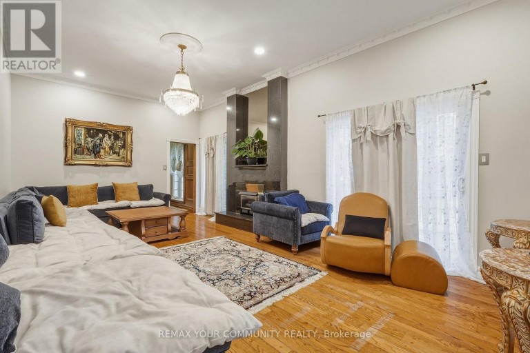 176 OLD SURREY LANE, Richmond Hill (South Richvale), Ontario, L4C7E5