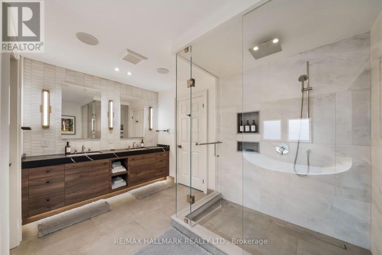 54 THEOBALDS CIRCLE, Richmond Hill (Mill Pond), Ontario, L4C9C9