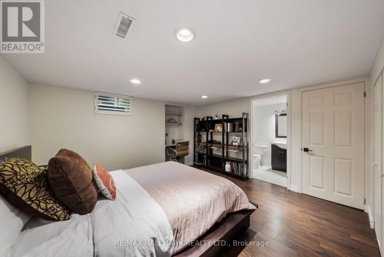 54 THEOBALDS CIRCLE, Richmond Hill (Mill Pond), Ontario, L4C9C9