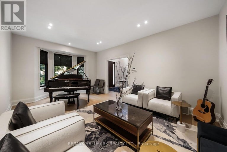 54 THEOBALDS CIRCLE, Richmond Hill (Mill Pond), Ontario, L4C9C9