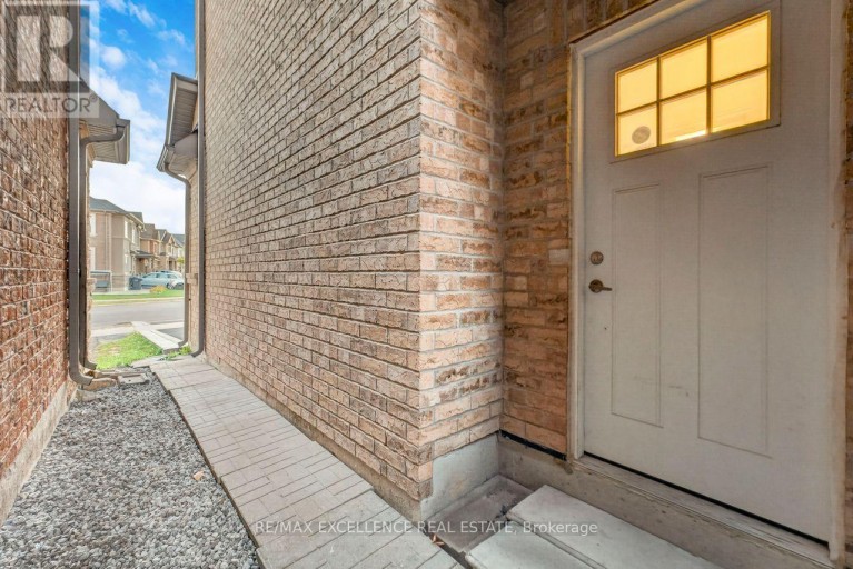 451 BRISDALE DRIVE, Brampton (Northwest Brampton), Ontario, L7A4P9