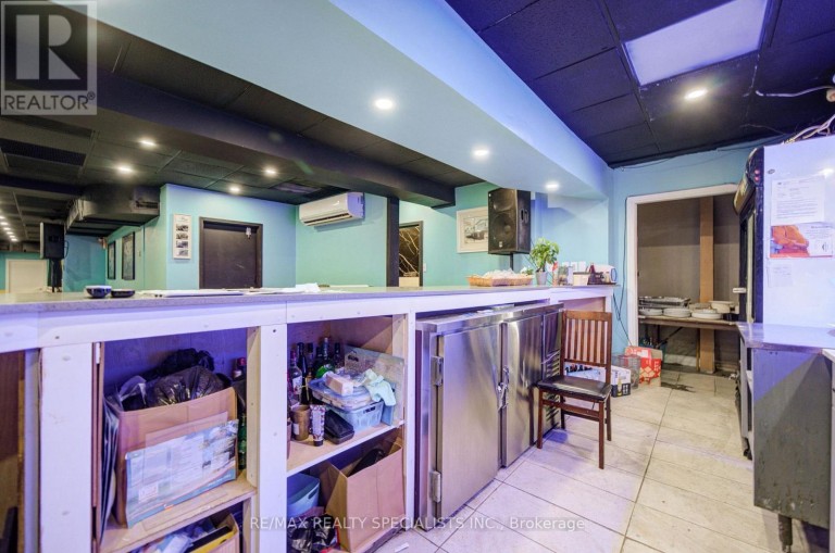 1935 WESTON ROAD, Toronto (Weston), Ontario, M9N1W7