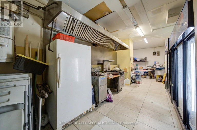1935 WESTON ROAD, Toronto (Weston), Ontario, M9N1W7