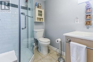 27 DENGATE CRESCENT London East (East P) Ontario photo 28