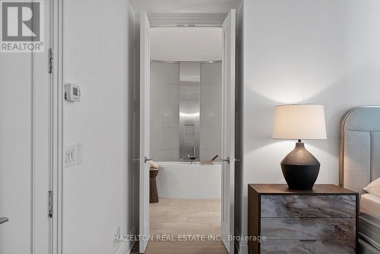 1402 - 206 BLOOR STREET W, Toronto (Annex), Ontario, M5S1T8