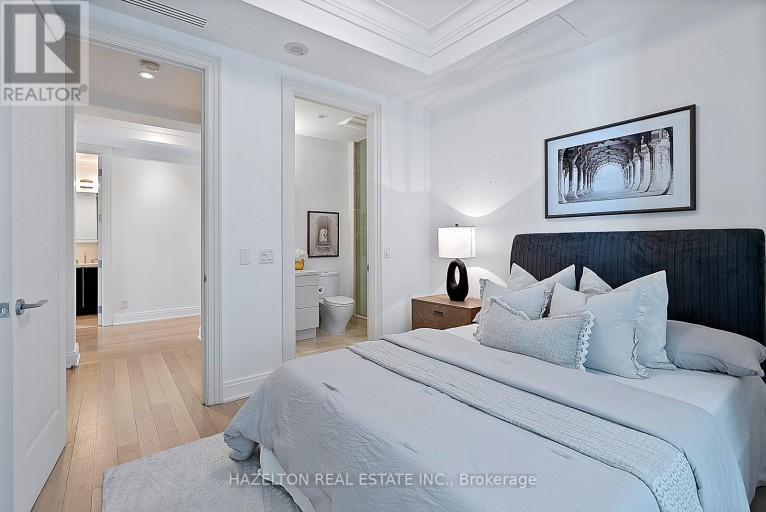 1402 - 206 BLOOR STREET W, Toronto (Annex), Ontario, M5S1T8