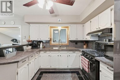 292 WELLINGTON STREET North Huron (Blyth) Ontario photo 7