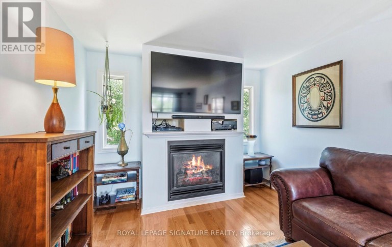 412 BUTLER COURT, Aurora (Aurora Village), Ontario, L4G6G8
