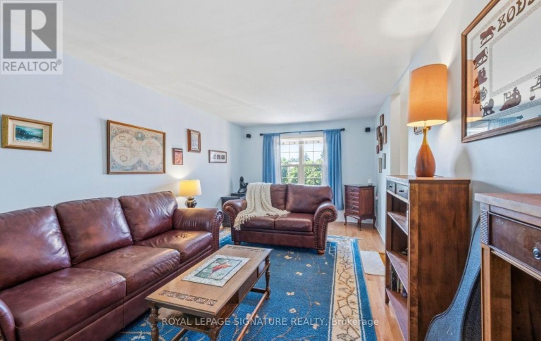 412 BUTLER COURT, Aurora (Aurora Village), Ontario, L4G6G8