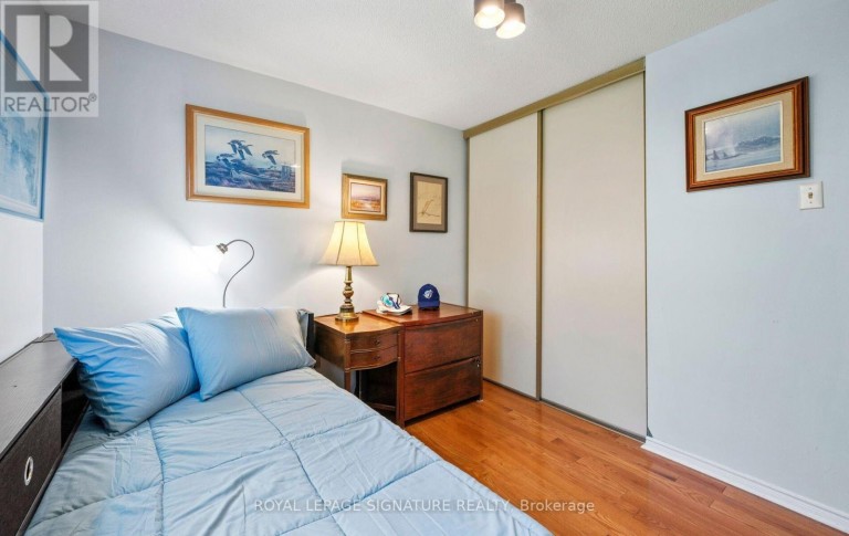 412 BUTLER COURT, Aurora (Aurora Village), Ontario, L4G6G8