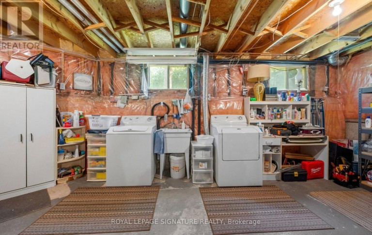 412 BUTLER COURT, Aurora (Aurora Village), Ontario, L4G6G8