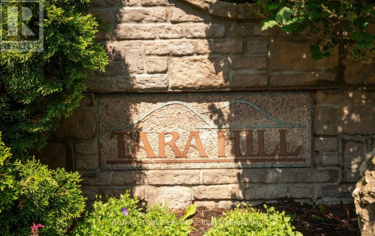 412 BUTLER COURT, Aurora (Aurora Village), Ontario, L4G6G8