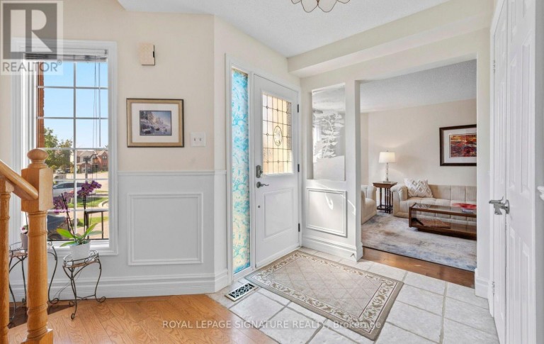 412 BUTLER COURT, Aurora (Aurora Village), Ontario, L4G6G8