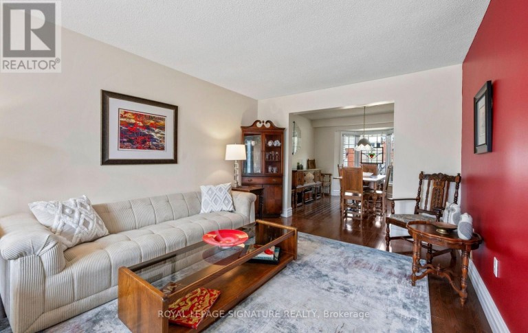 412 BUTLER COURT, Aurora (Aurora Village), Ontario, L4G6G8