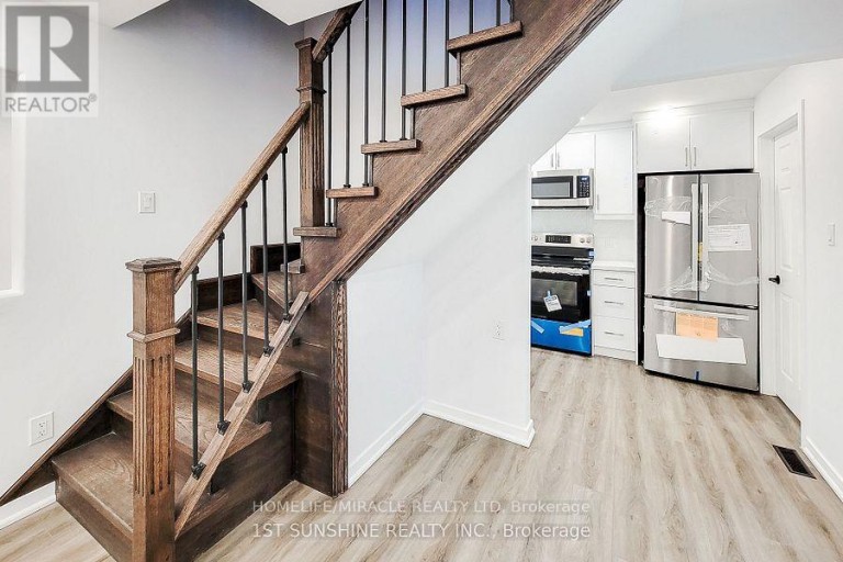184 BEACH BOULEVARD, Hamilton (Hamilton Beach), Ontario, L8H6V9